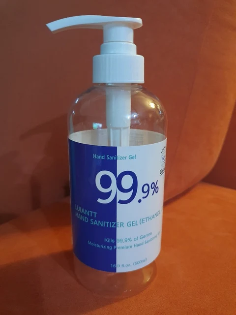 Luiantt Hand Sanitizer Gel packaging