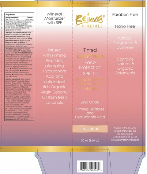 Tinted Daily Wear Face Protection Mineral Based Sunscreen SPF 16 - Medium Tan / Tinted Daily Wear Face Protection Mineral Based Sunscreen SPF 16 - Fair Light packaging