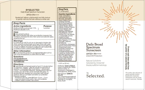 by Selected Daily Broad Spectrum Sunscreen 포장