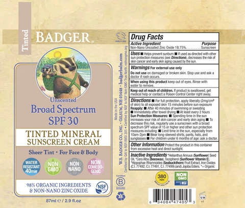 Badger Tinted Unscented SPF 30 Sunscreen 포장
